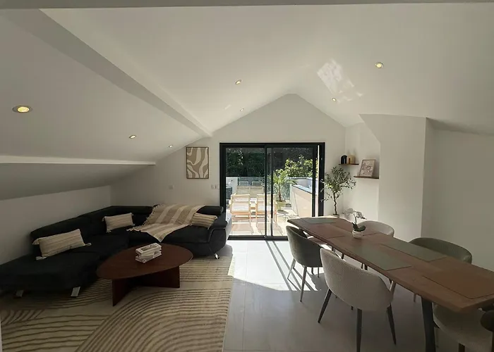 Magnifique T3 Standing Avec Jacuzzi En Supplement Parking Privee 艾克斯莱班