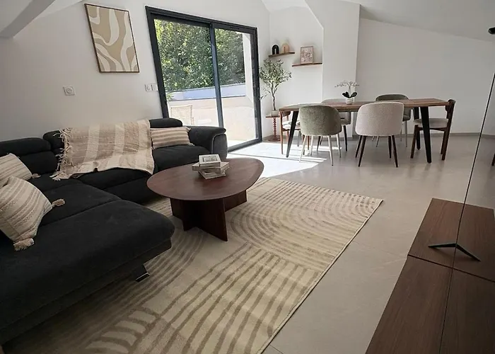 Magnifique T3 Standing Avec Jacuzzi En Supplement Parking Privee 公寓